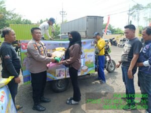 Gebyar Gerakan Pangan Murah Polsek Porong Berkeliling Pakai Roda Tiga di Serbu Emak Emak Membeli Beras