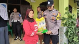 Polres Pasuruan Gelorakan Pasar Murah di 17 Polsek Bantu Ekonomi Warga