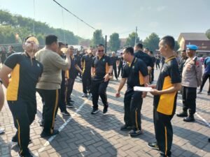 Polres Pasuruan Pererat Hubungan Dengan Masyarakat Lewat Lomba HUT RI ke-80