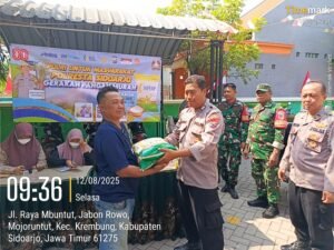 Gandeng SDN Mojoruntut, Polsek dan Koramil Krembung Gelorakan Gerakan Pangan Murah