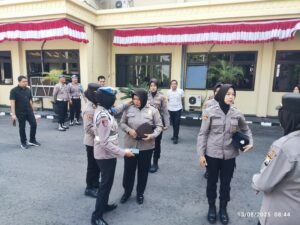 Pemeriksaan Polwan Polres Nganjuk: Seragam Rapi, Medsos Aman, HP Bebas Judol