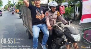Polsek dan Koramil Krembung Gelorakan Gerakan Pangan Murah Secara Door to Door
