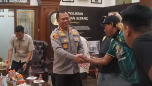 Gabungan Belasan Ormas Datangi Polrestabes Surabaya Nyatakan Komitmen Jogo Suroboyo Damai