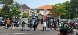 Suasana Panas di Kejari Sidoarjo,Arek Bonek Desak Hukum Tak Tebang Pilih