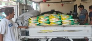 Polsek Krian Hadir Bantu Warga,Beras SPHP 5 kg Bisa Dipesan dan Diantar