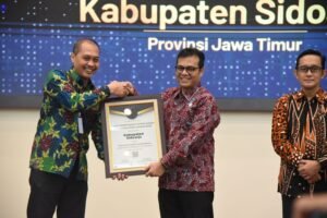 Pemkab Sidoarjo Raih Penghargaan Gadjah Mada Digital Transformation Governance Index Award 2025