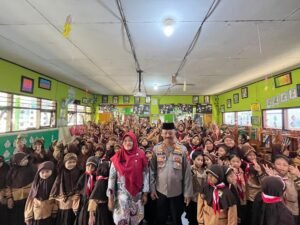 Polsek Taman Sosialisasikan Anti Bullying di SDN Kramat Jegu 2