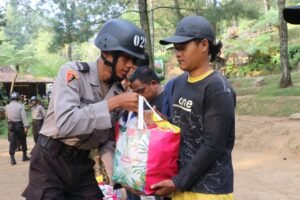 Hari Kedua Outbound Siswa Diktukba SPN Polda Jatim Asah Keterampilan Taktik Hingga Bersosial Empati