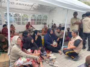 Polisi Beri Trauma Healing Korban Runtuhan Bangunan Ponpes Al Khoziny