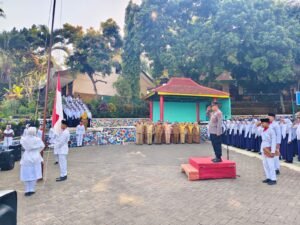 Polri Dekat Dengan Pelajar, Kapolsek Purwodadi Jadi Pembina Upacara di SMPN 1 Purwodadi