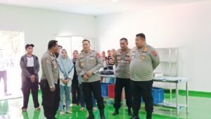 Irwasda Polda Jatim dan Kapolres Pasuruan Tinjau SPPG Polri Wonorejo
