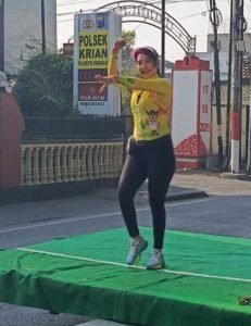 Peringati Car Free Day, Emak Emak Masyarakat Krian Gelar Olah Raga Bersama