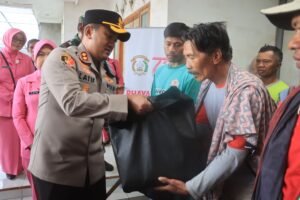 Polres Probolinggo Bantu Warga Terdampak Angin Puting Beliung