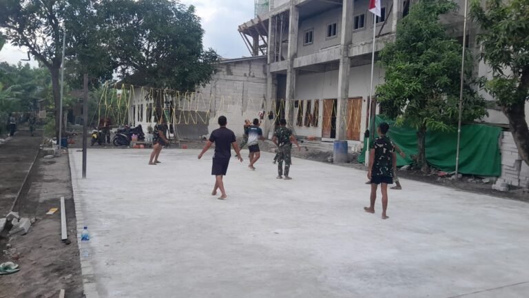 Lapangan Voli TMMD Kodim Sidoarjo di Desa Kedondong Hampir Rampung, Warga Antusias Menyambut Fasilitas Baru