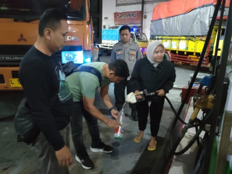 Polsek Krian Pastikan Distribusi BBM Aman, Isu Pertalite Tercampur Air Tidak Terbukti