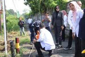 Urai Kemacetan Pemerintah Sidoarjo Perlebar Jalan di Pelintasan Kereta Api Desa Gelam