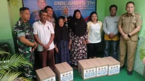 Koramil 0816/17 Gedangan Gelar Tasyakuran dan Bagikan 100 Paket Sembako di HUT TNI ke 80