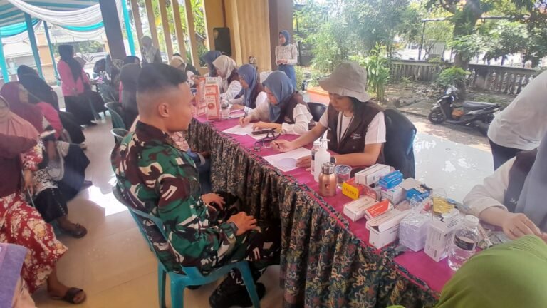 Tingkatkan Kesiapsiagaan, Satgas TMMD ke-126 Sidoarjo dan RSUD Karsa Husada Batu Ajarkan Pertolongan Pertama di SDN Kedondong 1