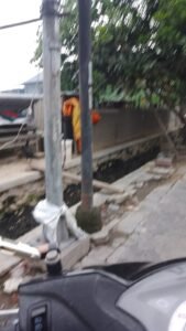 Kasun Dusun Nggodok Diduga Pelihara Ternak Ayam di Atas Lahan Irigasi, Warga Resah Bau Menyengat