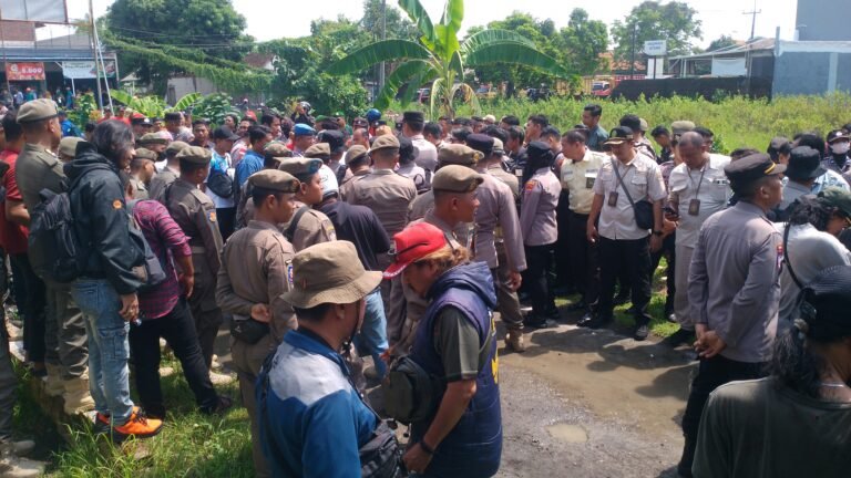 Eksekusi PN Sidoarjo di Perum Puri Wardani Ricuh dan Sarat Kejanggalan,38 KK Korban Penipuan Pembelian Tanah dari Marketing Setplan Sejak 2015