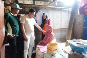 Bupati Sidoarjo Pastikan Bantuan Renovasi untuk Tiga Rumah Segera
