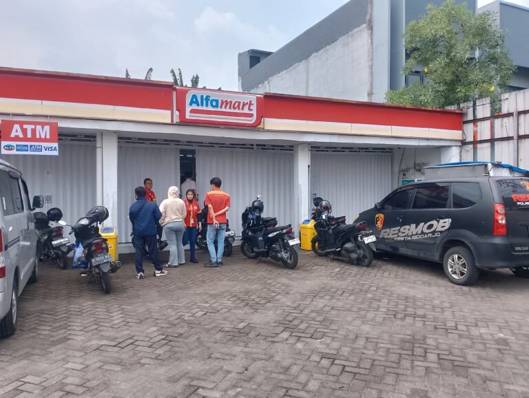 Alfamart Desa Ketajen di Obok Obok Maling, Pelaku Gasak Belasan Rokok dan Kotak CCTV