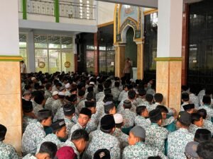 Polsek Krembung Sosialisasikan Keselamatan Berlalu Lintas kepada Pelajar SMPN 2 Krembung