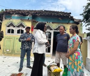 Wabup Sidoarjo Tinjau Kerusakan Rumah Warga Kedungsugo Akibat Angin Kencang dan Pastikan Warga Terdampak Segera Dapat Bantuan Renovasi