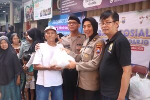 Sambut Natal, Polresta Sidoarjo Berbagi Kasih dengan Masyarakat