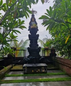 Pura Kertha Bumi Bhayangkara Gelar Ibadah Suci Tilem