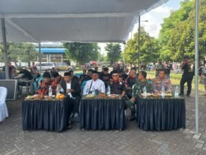 Polsek dan Koramil Taman Laksanakan Pengamanan Kegiatan Temu Silaturahmi dan Ngaji Bareng di Puspo Agro Desa Jemundo