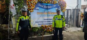 Wujud Sinergitas dan Pelayanan Humanis, Polsek Krian Laksanakan Pengamanan Pemakaman Anggota TNI