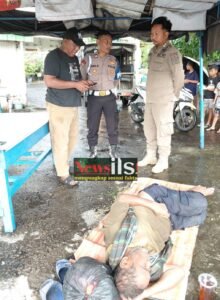 Aksi Humanis Polisi, Bripka Julianto Sigap Tolong Lansia Terjatuh