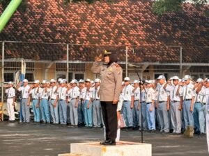Polres Pasuruan Gelar Police Goes To School, Tanamkan Disiplin dan Kesadaran Kamtibmas