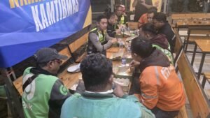 Satlantas Polresta Sidoarjo Gelar Sahur On The Road Bersama Ojol, Perkuat Sinergi di Jalan Raya