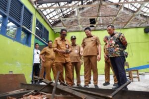 Gedung SMPN 1 Gedangan Ambruk, Bupati Sidoarjo Instruksikan Percepatan Pembangunan