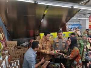 Bupati Sidoarjo H. Subandi Sidak Harga dan Kualitas Sembako Jelang Lebaran, Pastikan Stok Aman dan Harga Stabil