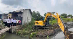 Saluran Irigasi di Wonoayu Menyempit Jadi 1,5 Meter, Bupati Sidoarjo Perintahkan Normalisasi