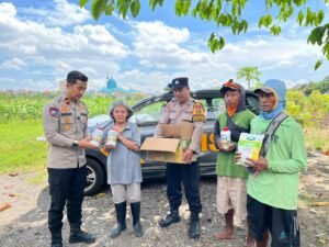 Polsek Taman Salurkan Bibit dan Pupuk untuk Dukung Lahan Jagung