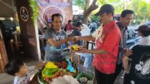 Bolo Dewe Wartawan Buka Kedai KNIL Prima di Kemiri Sidoarjo, Sajikan Kopi Rempah hingga Mujair Kuah Kuning