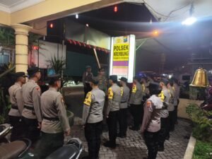 Kapolsek Krembung Pimpin Langsung Apel Pergeseran Pasukan Pengamanan Pilkades 2026