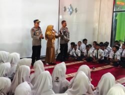 Cegah Bullying dan Love Scamming, Kapolsek Balongbendo Edukasi Bijak Bermedia Sosial ke Pelajar SMP