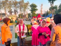 Polwan Polresta Sidoarjo Amankan Car Free Day Alun-alun