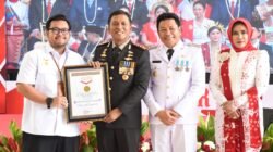 HUT Ke-81 RI di Sidoarjo, Bupati Subandi Serahkan Remisi dan Apresiasi Inovasi Pelayanan Polresta