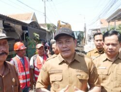 Sidak Betonisasi Jalan Tambak Cemandi, Bupati Subandi Tekankan, Pentingnya Percepatan sekaligus Kualitas Hasil Pembangunan