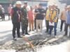 Tinjau Betonisasi di Krian, Bupati Sidoarjo Warning Kontraktor Agar Percepat Pekerjaan