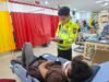Adu Banteng di Jalan Raya Waru, Dua Pengendara Motor Terluka dan Dilarikan ke Rumah Sakit