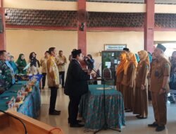 Kades Semampir Lantik Empat Pejabat Baru, Perkuat Kinerja Pemerintahan Desa Melalui Penyegaran Organisasi