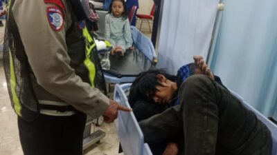 Gerak Cepat Polsek Buduran Tangani Laka Lantas, Polisi Sigap Evakuasi Korban ke Rumah Sakit