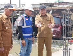 Bupati Subandi Sidak Betonisasi Jalan Gedangan–Betro, Minta Proyek Dipercepat dan Normalisasi Sungai Dilaksanakan Terpadu